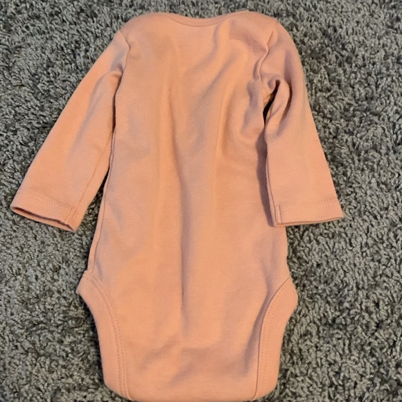 Carter’s Long sleeve Newborn Onesie EUC - Picture 3 of 3
